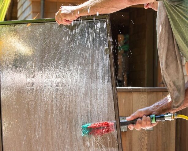 collingwood-window-screen-cleaning Window Screen Cleaning in Collingwood, Meaford, Blue Mountains