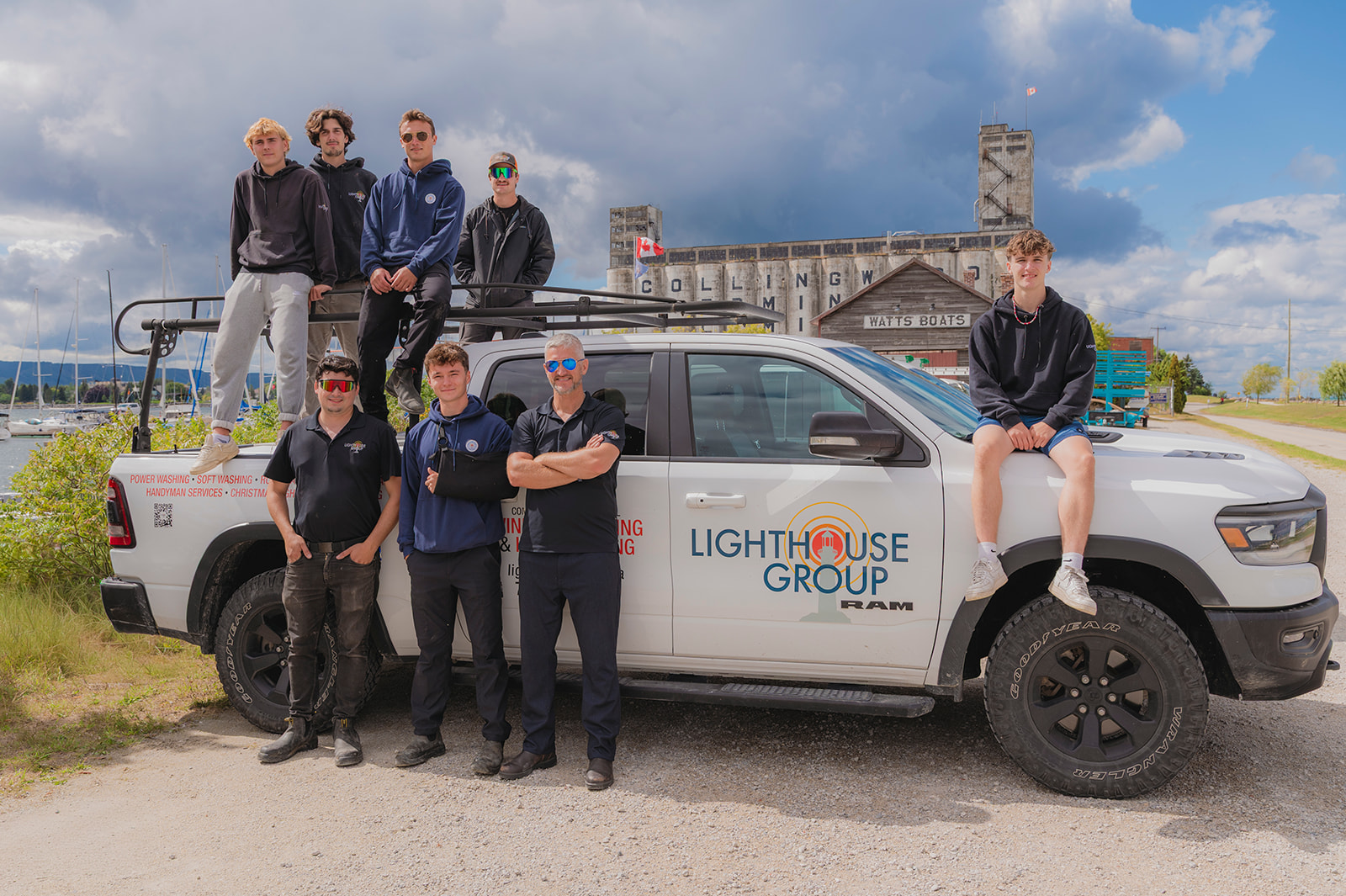 Collingwood window cleaning for residential and commercial buildings